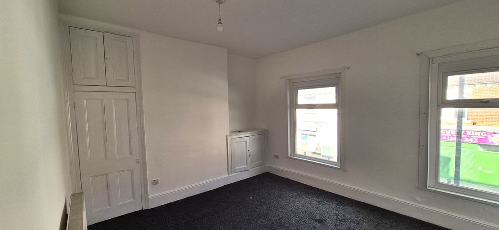 Property photo 1 of 7 Spacious Two-Bedroom Flat - Available Now