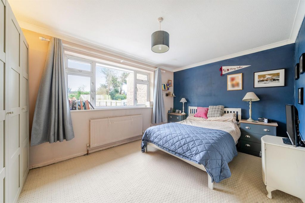 Property photo 3 of 25 1424175-20-69A72F9c0B90B.Jpg