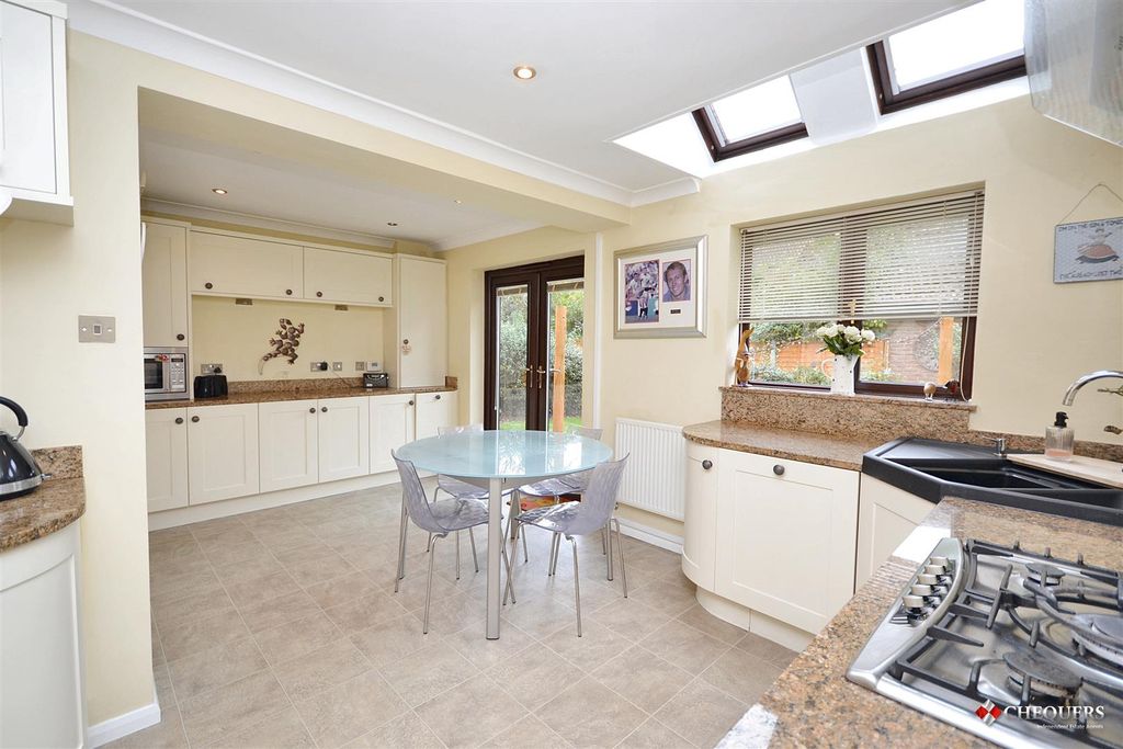 Property photo 3 of 22 Kitchen/ Breakfast Room
