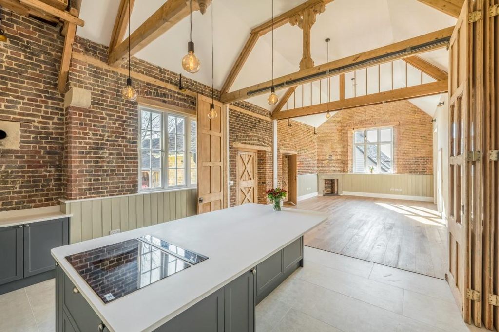 Property photo 2 of 26 The Clock House 14.Jpg