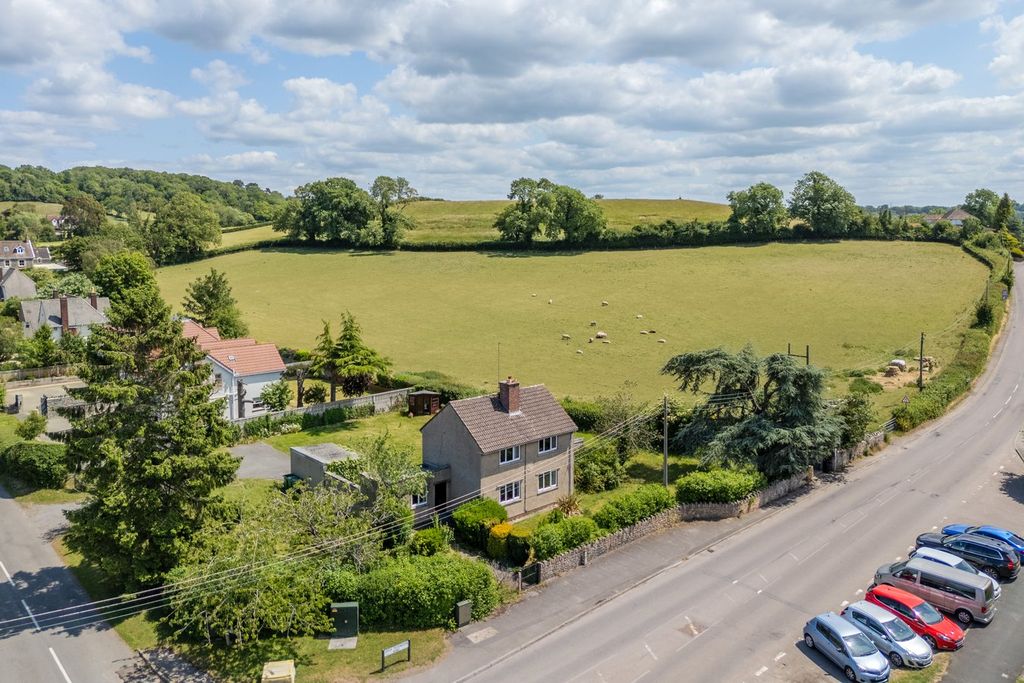 Property photo 2 of 21