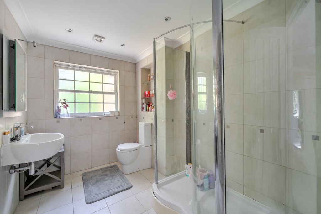 Additional image 17 of 6 bed detached house to rentBagshot Road, Ascot SL5