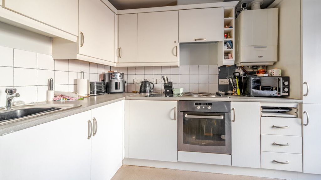 Property photo 3 of 9