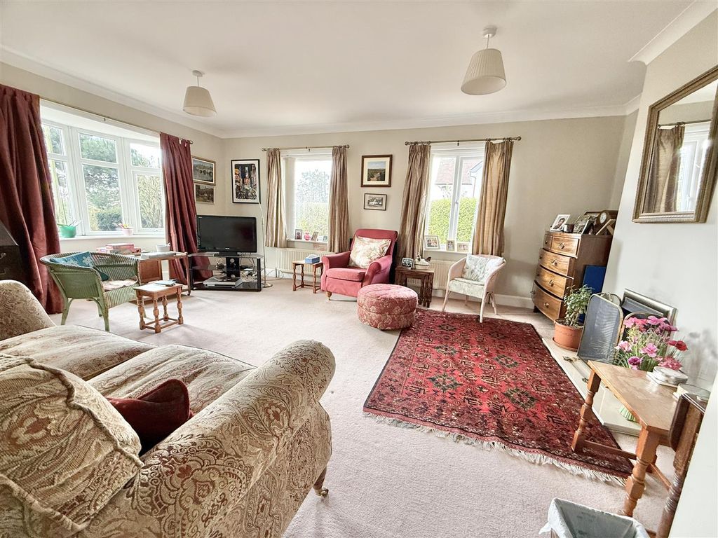 Property photo 2 of 17