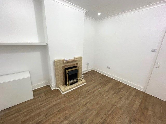 Property photo 2 of 6 Living Room