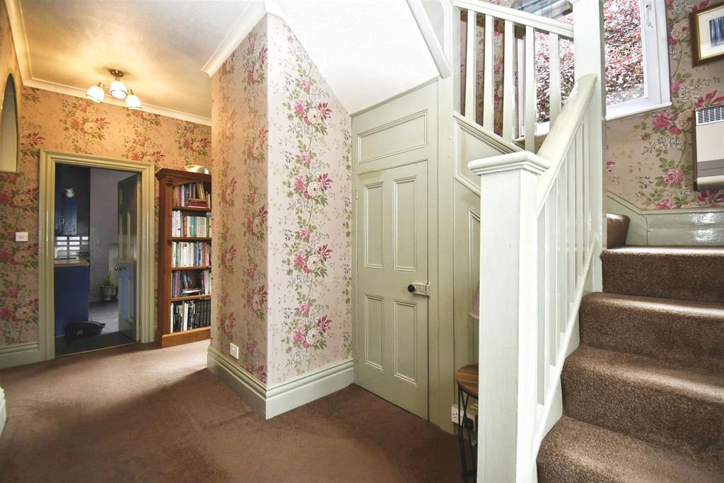 Property photo 2 of 38 Entrance Hallway