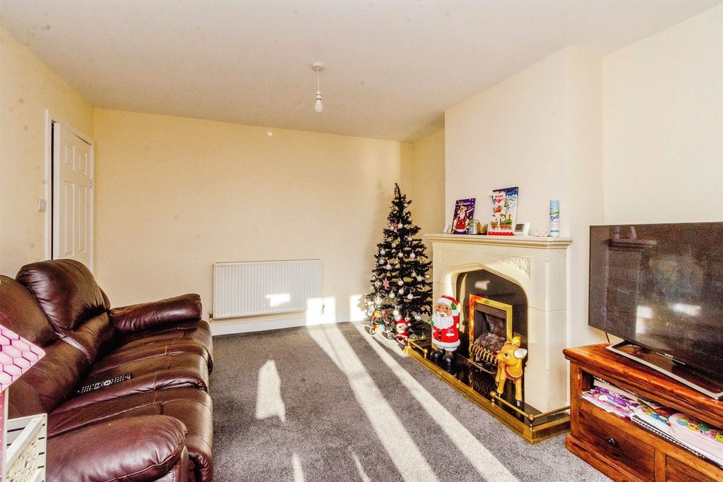 Property photo 3 of 19