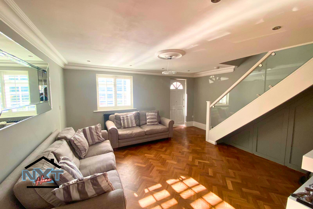 Property photo 3 of 10 Photo 3