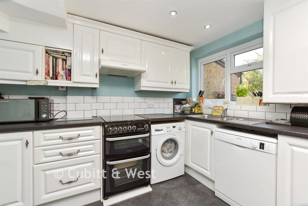 Property photo 2 of 13 Kitchen/Diner