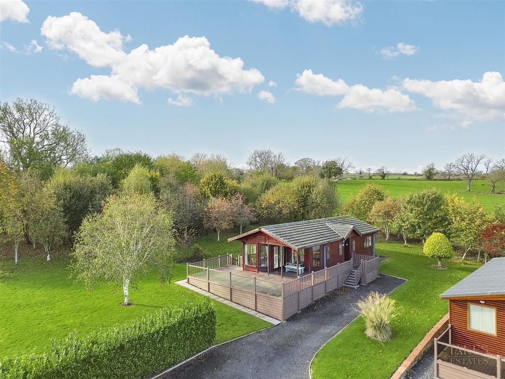 Property photo 1 of 19 Rydal, Stonefold