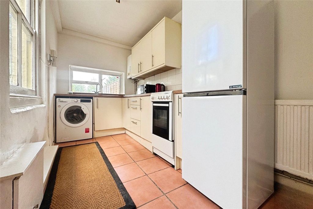 Property photo 2 of 8 Kitchen