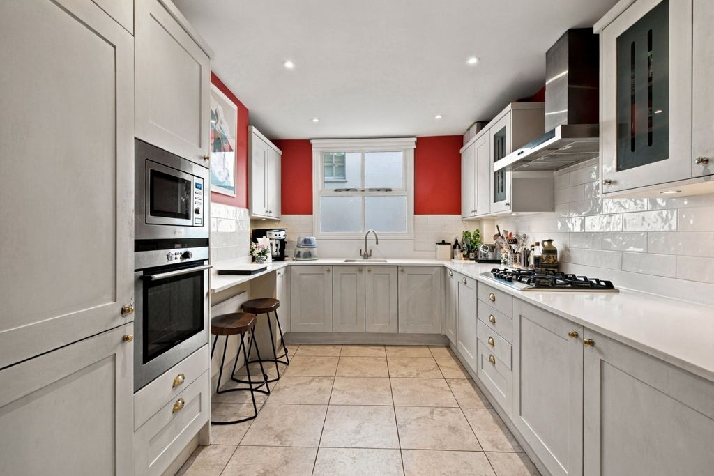 Property photo 2 of 14 Kitchen