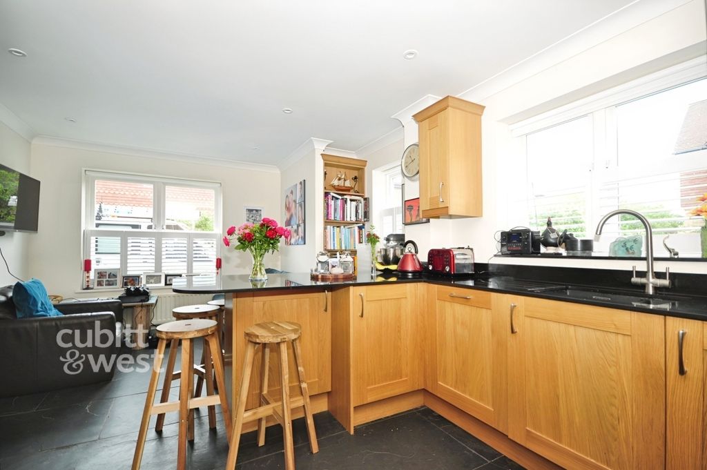 Property photo 3 of 10 Aed29c60-Fileacce...