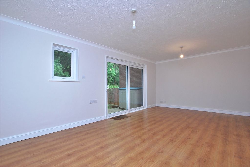 Property photo 3 of 7 Picture No. 02