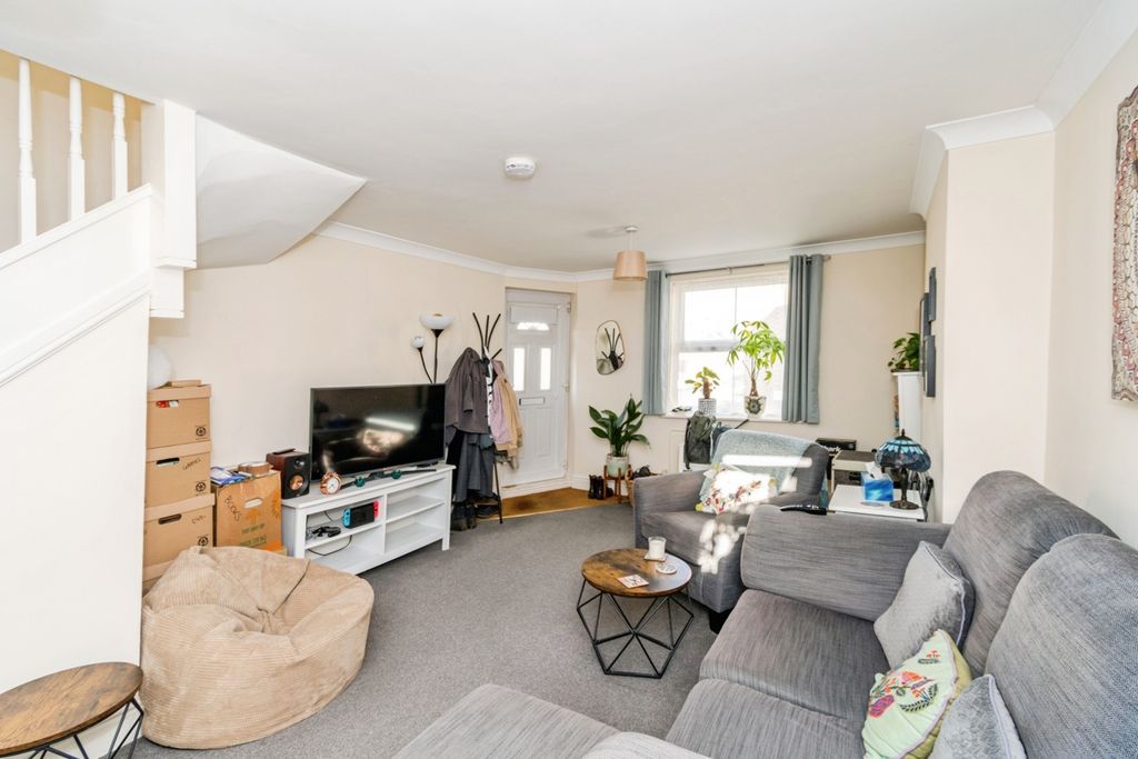 Property photo 2 of 17 Photo