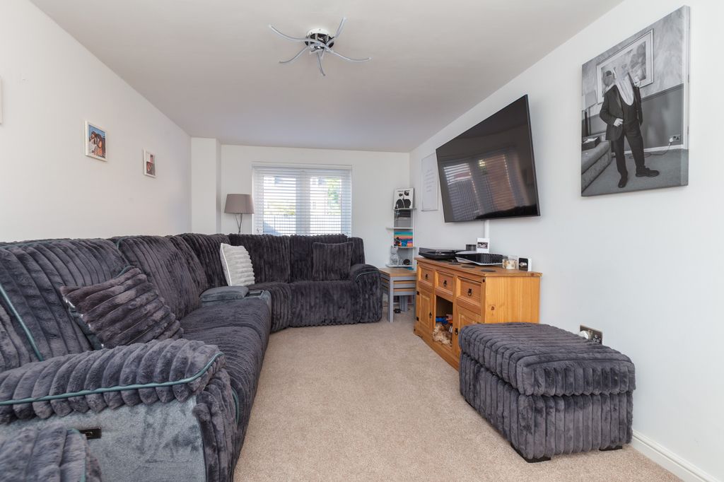 Property photo 3 of 22