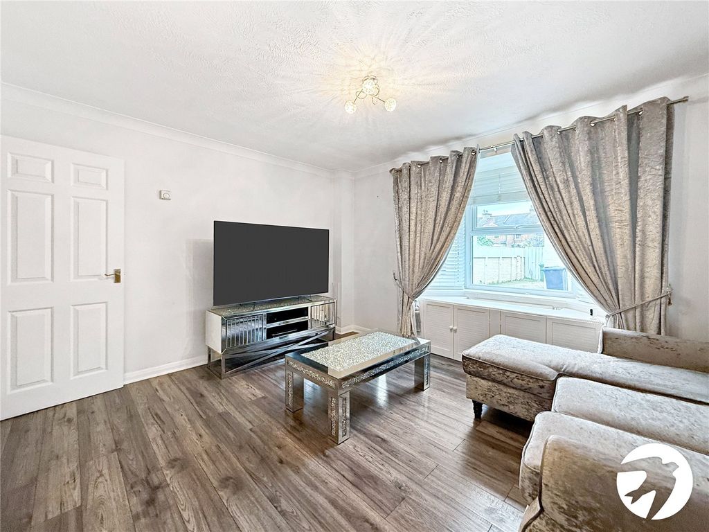 Property photo 3 of 9 Picture No. 06