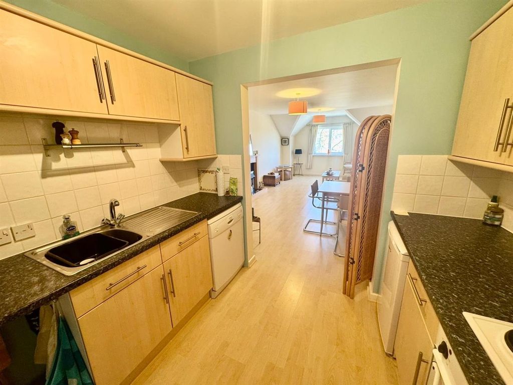 Property photo 3 of 11 Kitchen.Jpg