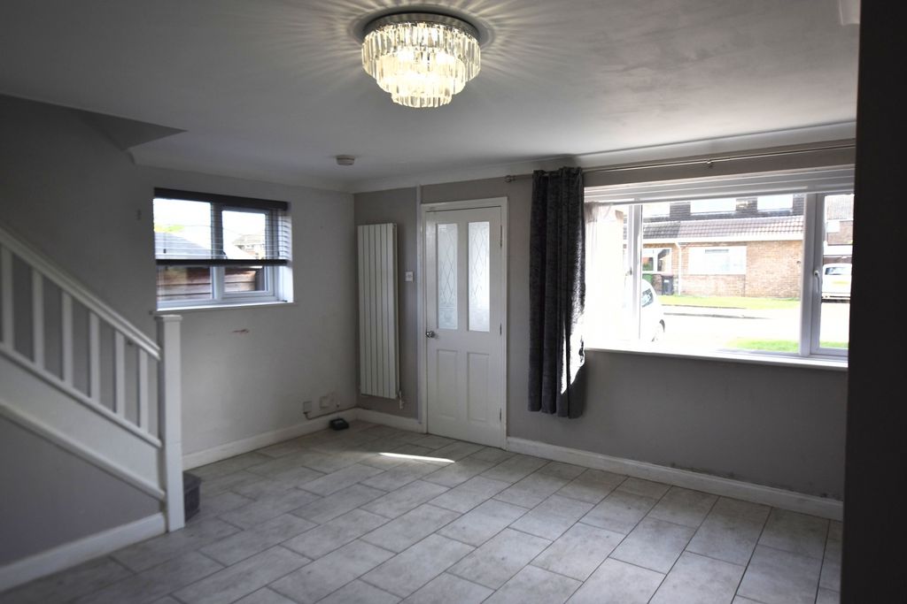 Property photo 3 of 17 94 Tiffany 8