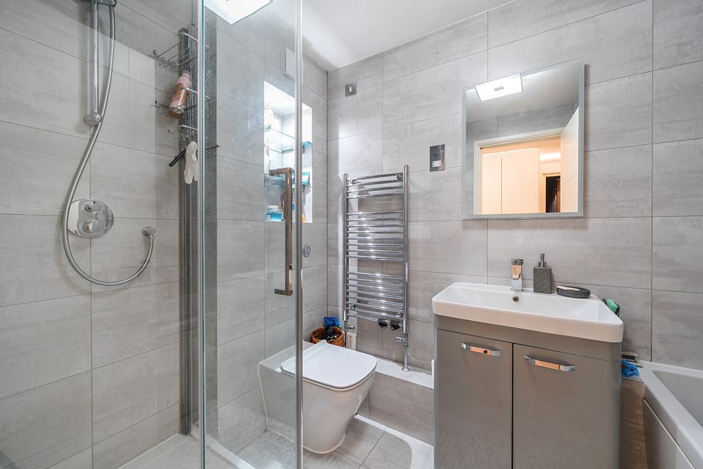 Property photo 3 of 10 1418978-16-699Caa...