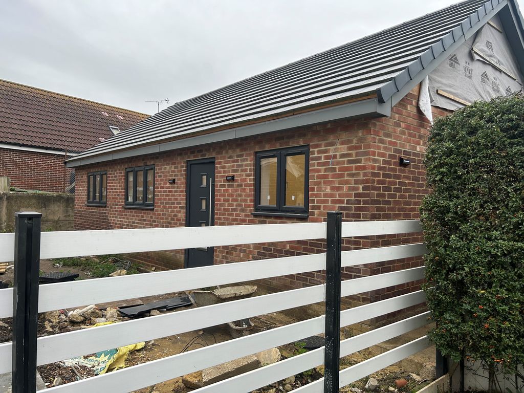 Property photo 1 of 12 External