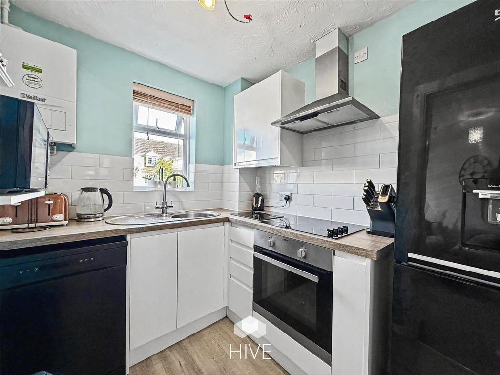 Property photo 3 of 13 Kitchen