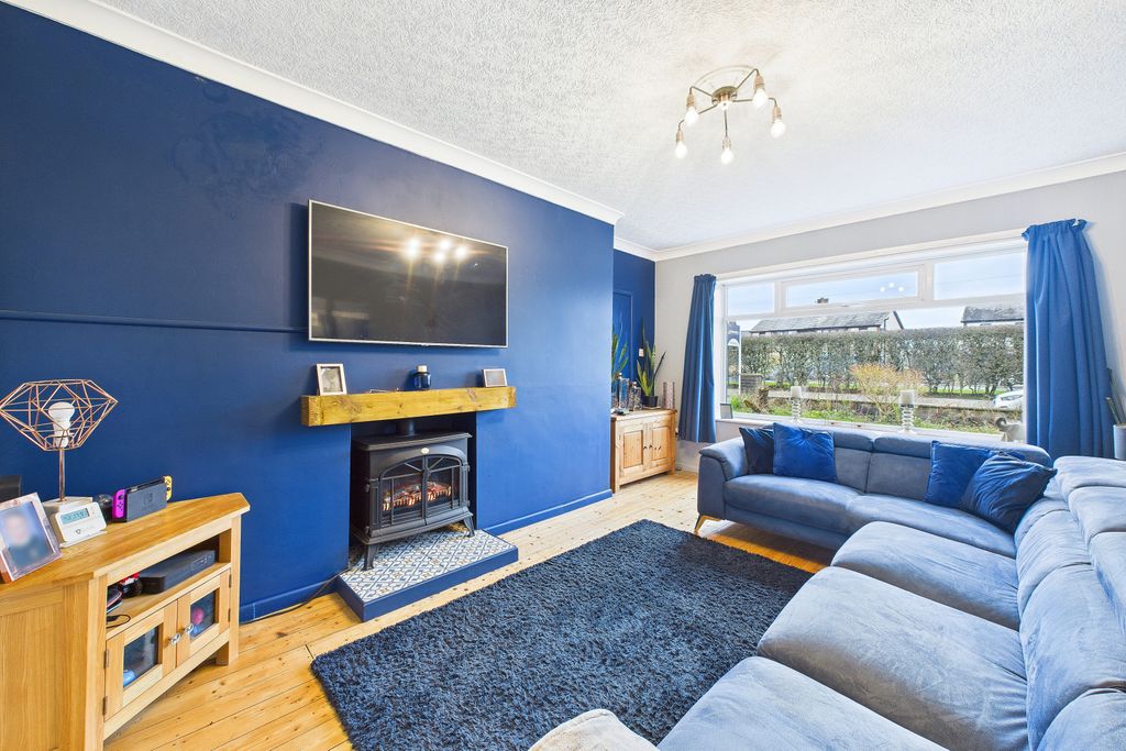 Property photo 3 of 12 Living Room