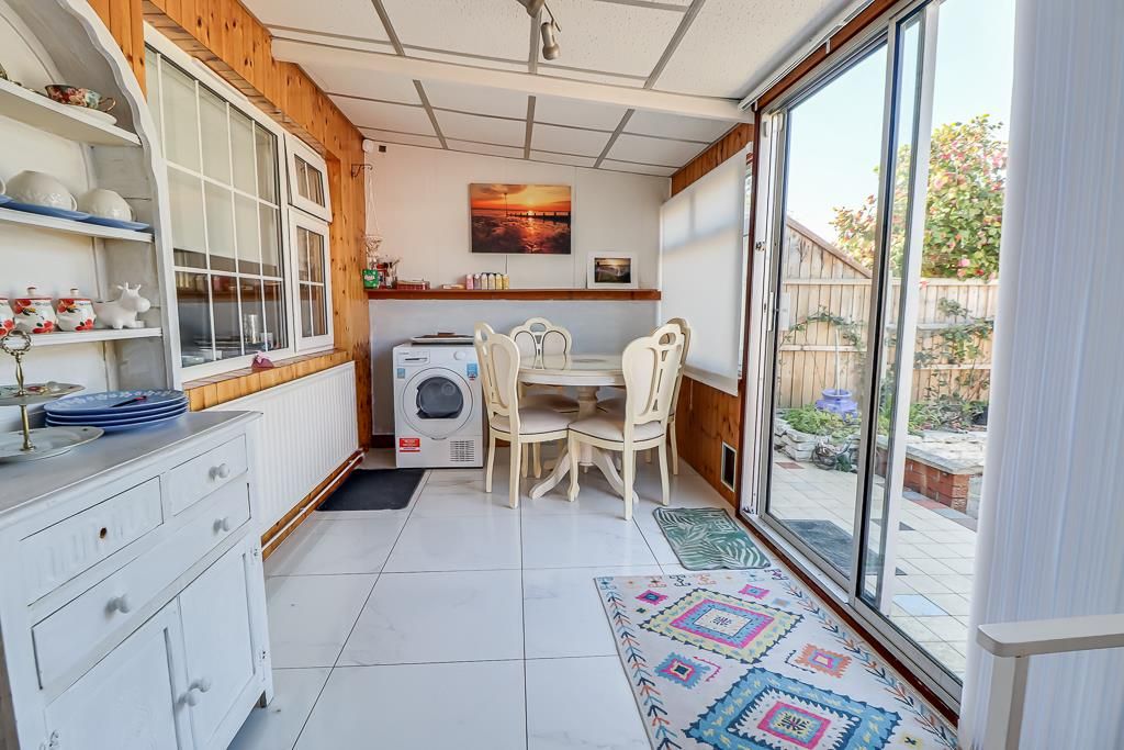 Property photo 3 of 19 Conservatory