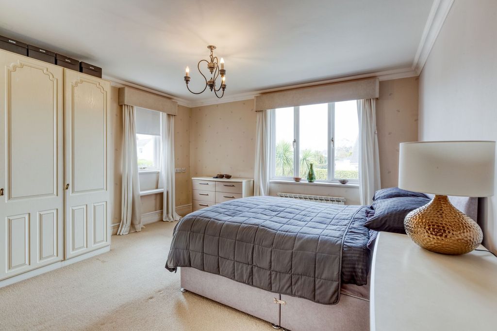 Additional image 18 of 3 bed flat for saleApartment 4 La Rocquaise, St Brelade JE3