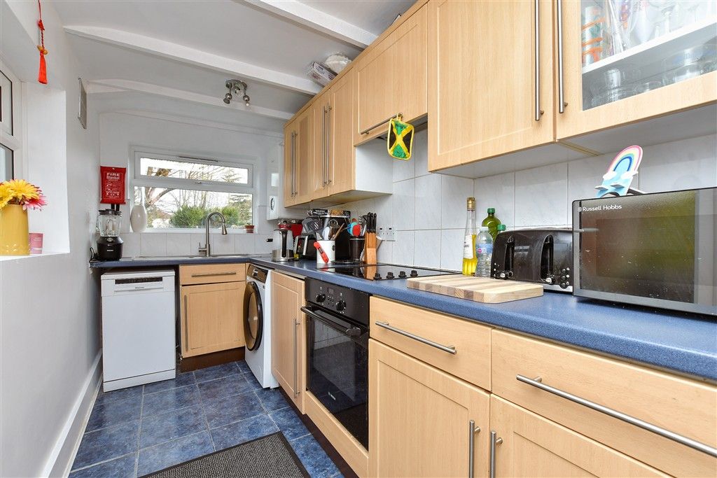 Property photo 1 of 9 Kitchen