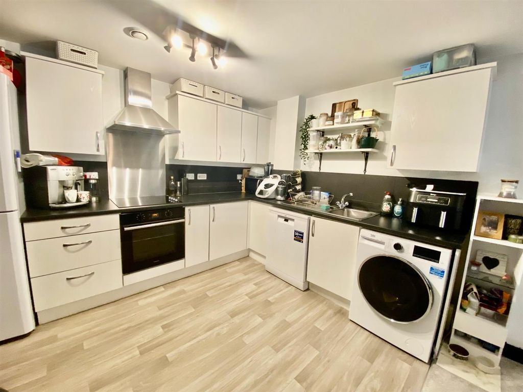 Property photo 1 of 9 Kitchen/Living/Dining Room