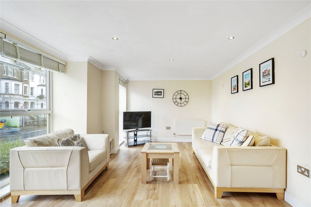 Property photo 1 of 6 Picture No. 11