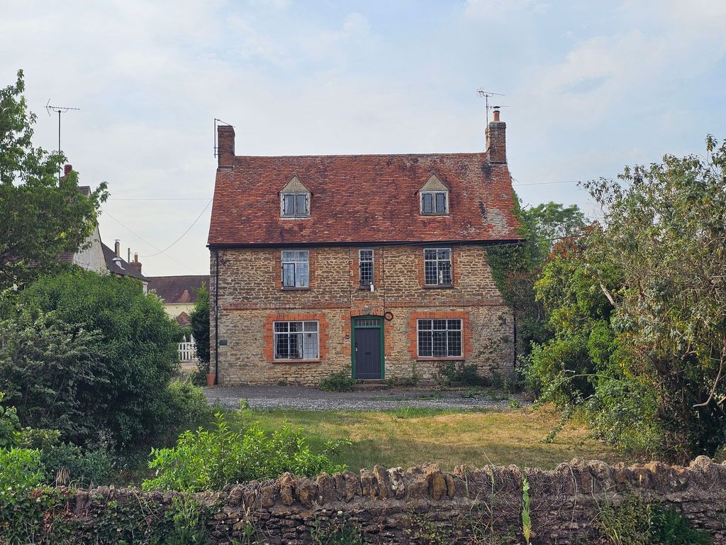Property photo 1 of 12