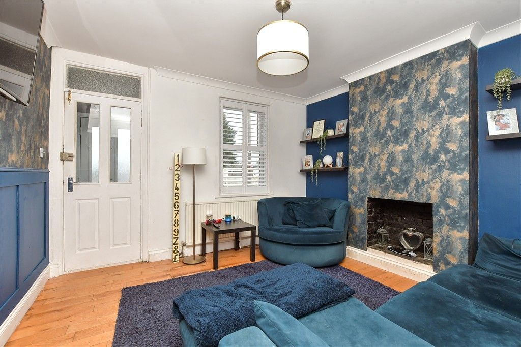 Property photo 2 of 8 Lounge