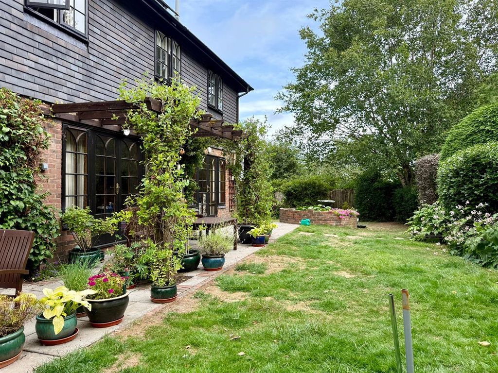 Property photo 2 of 24