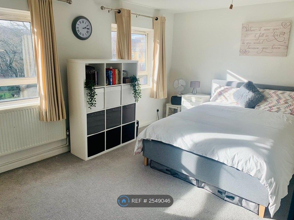 Property photo 1 of 15 Master Bed Room