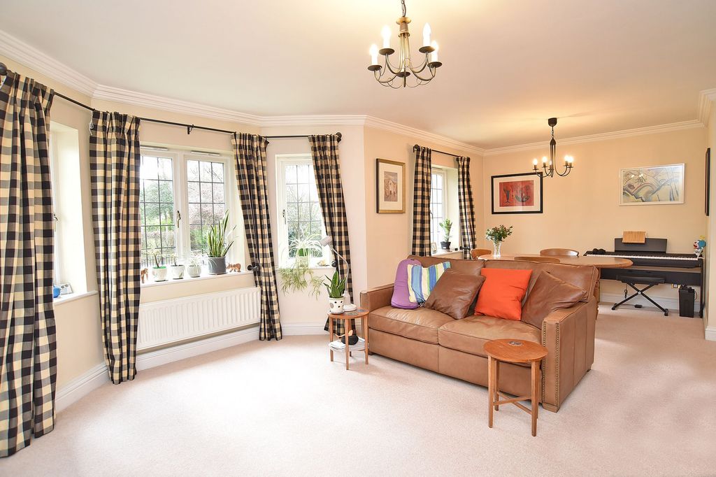 Property photo 3 of 16
