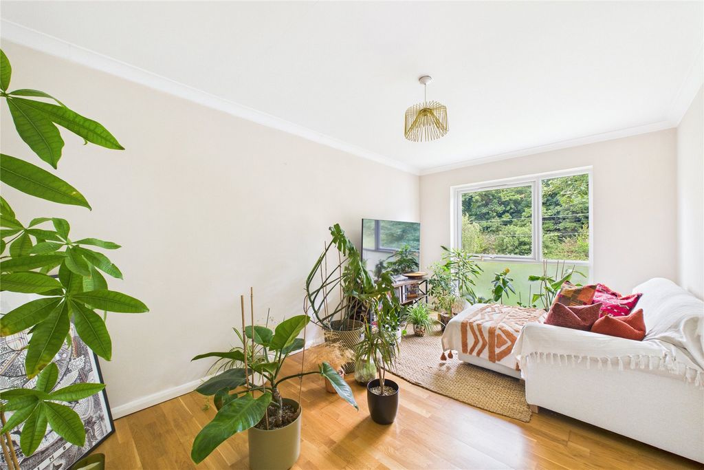 Property photo 3 of 5 Picture No. 11