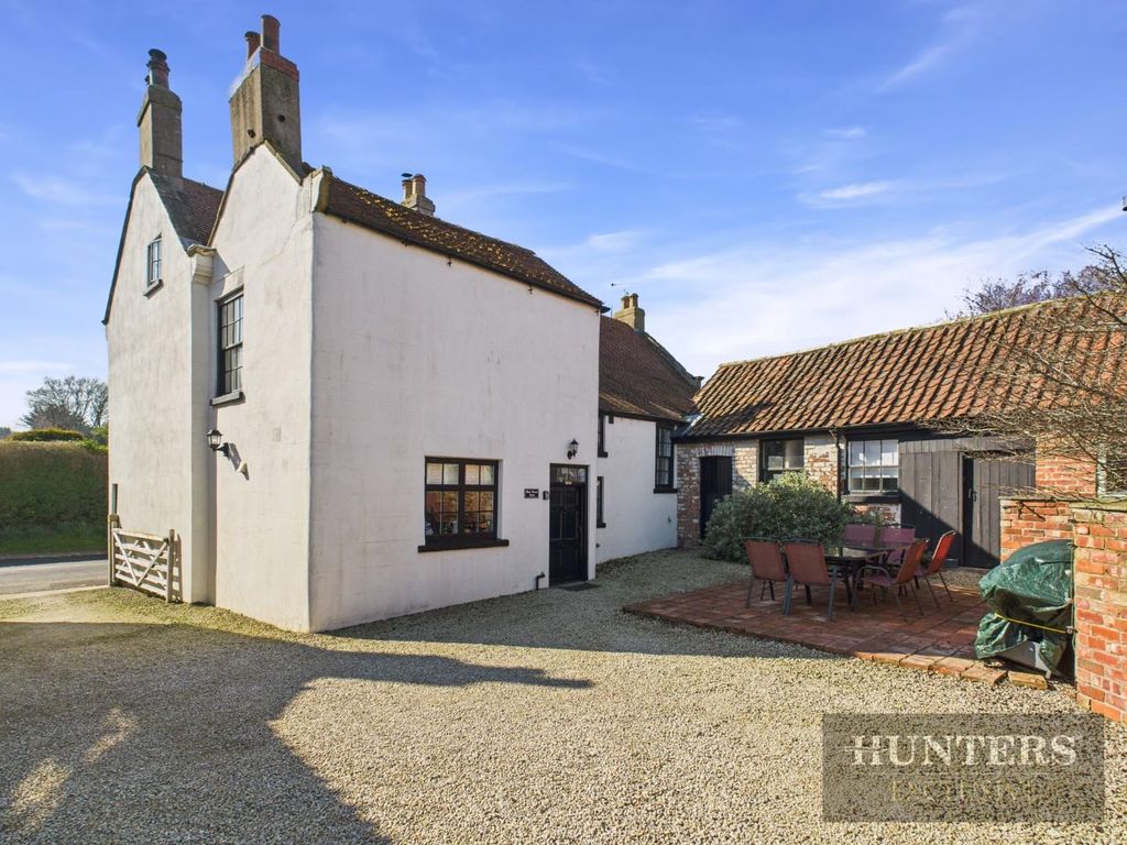 Property photo 3 of 27 Rear