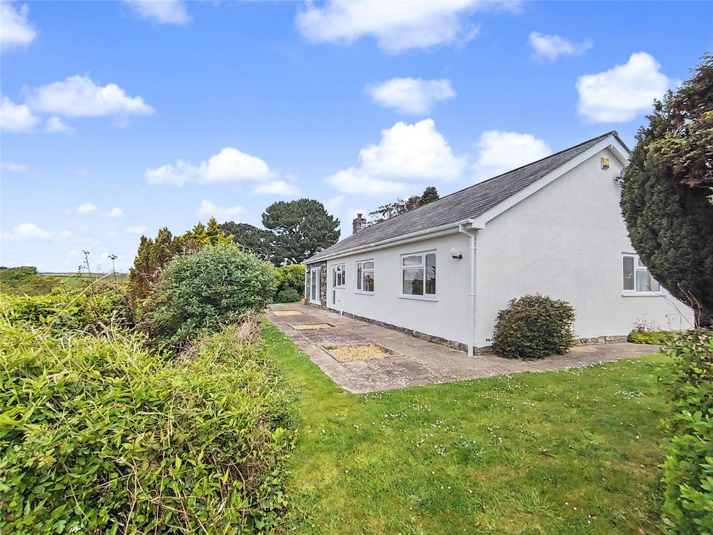 Property photo 1 of 14 1 - Front