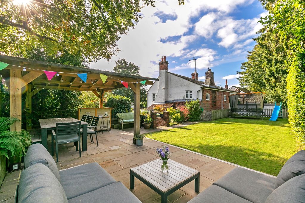 Property photo 2 of 21