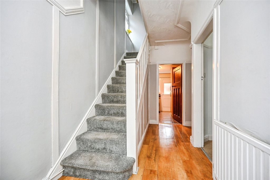 Property photo 2 of 15 Picture No. 10