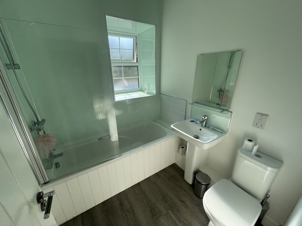 Property photo 3 of 11 Img_5773