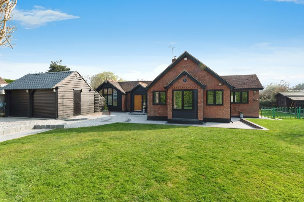 Property photo 1 of 17 Front