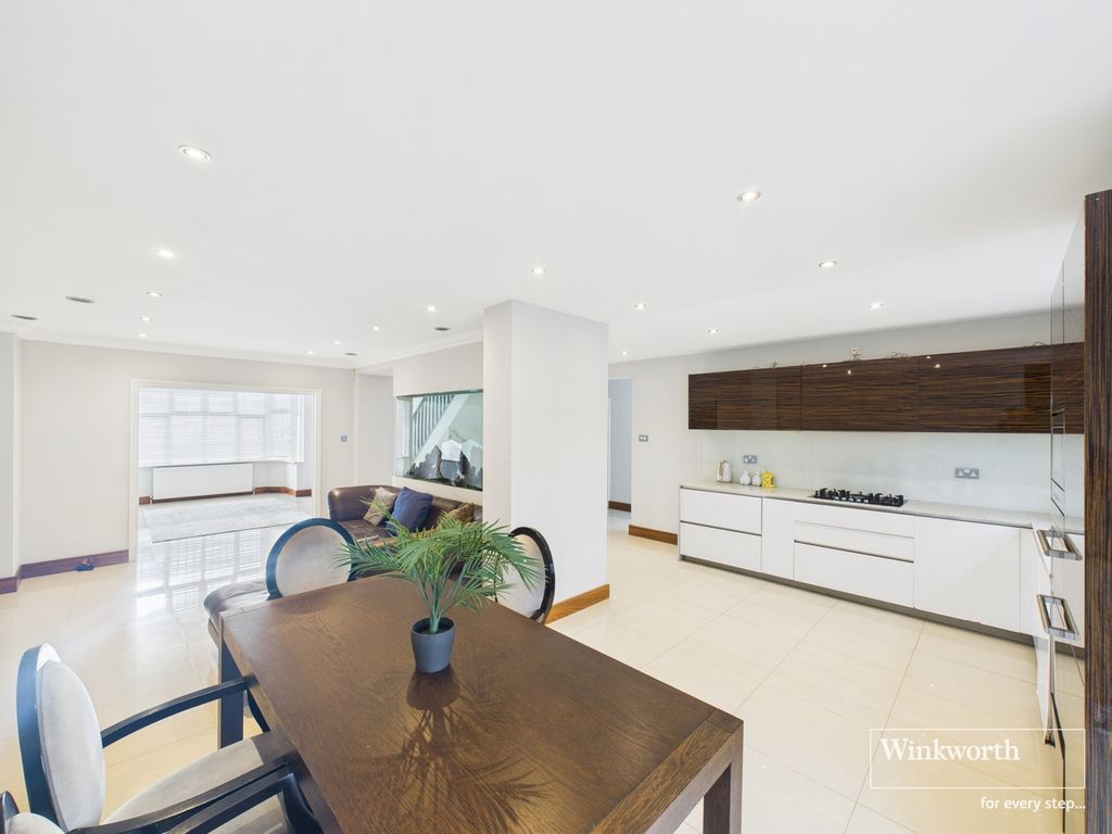 Property photo 3 of 12 Open Plan Living