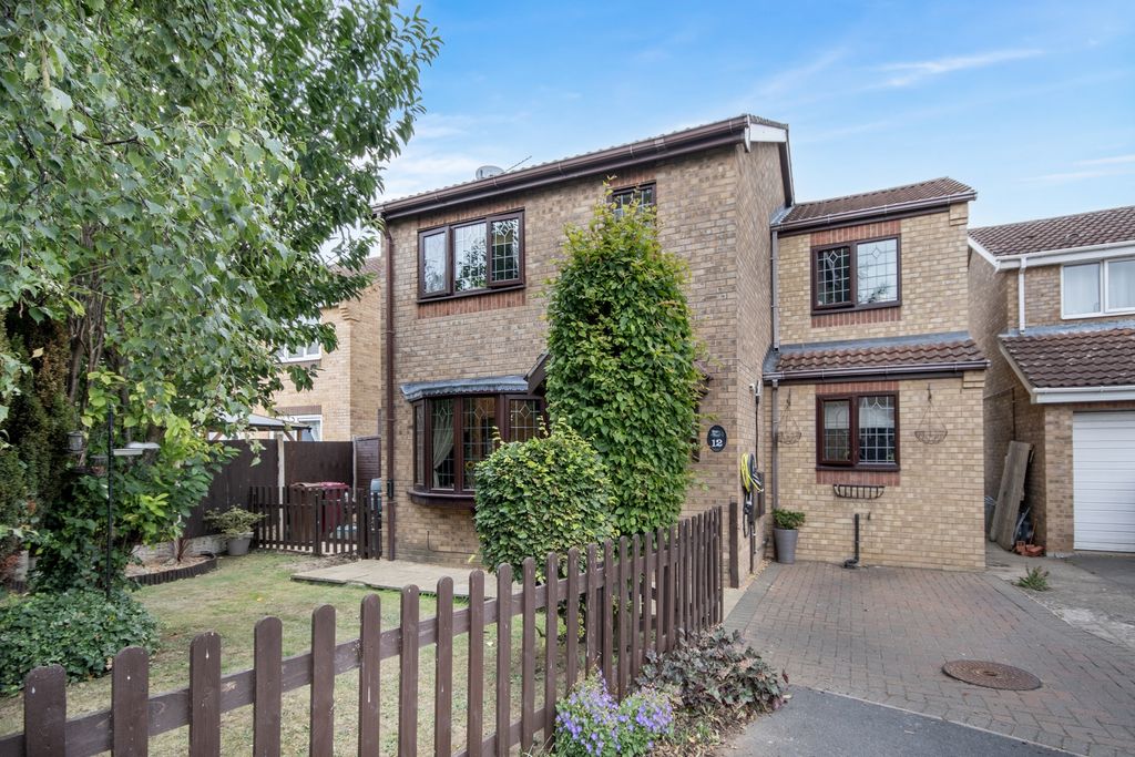 Property photo 1 of 19 Ewemove Estate Agents Scunthorpe - Front Aspect
