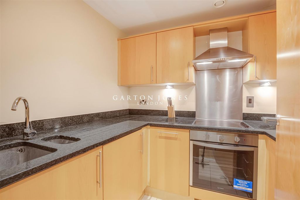 Property photo 2 of 6 Kitchen