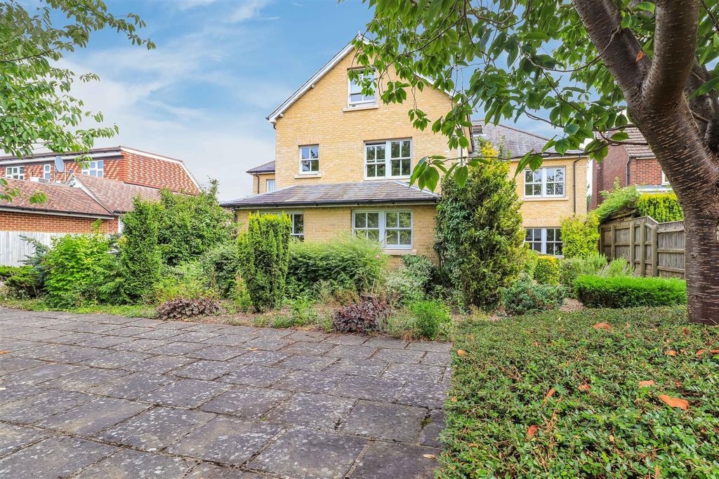 Property photo 2 of 18 Img (6).Jpg