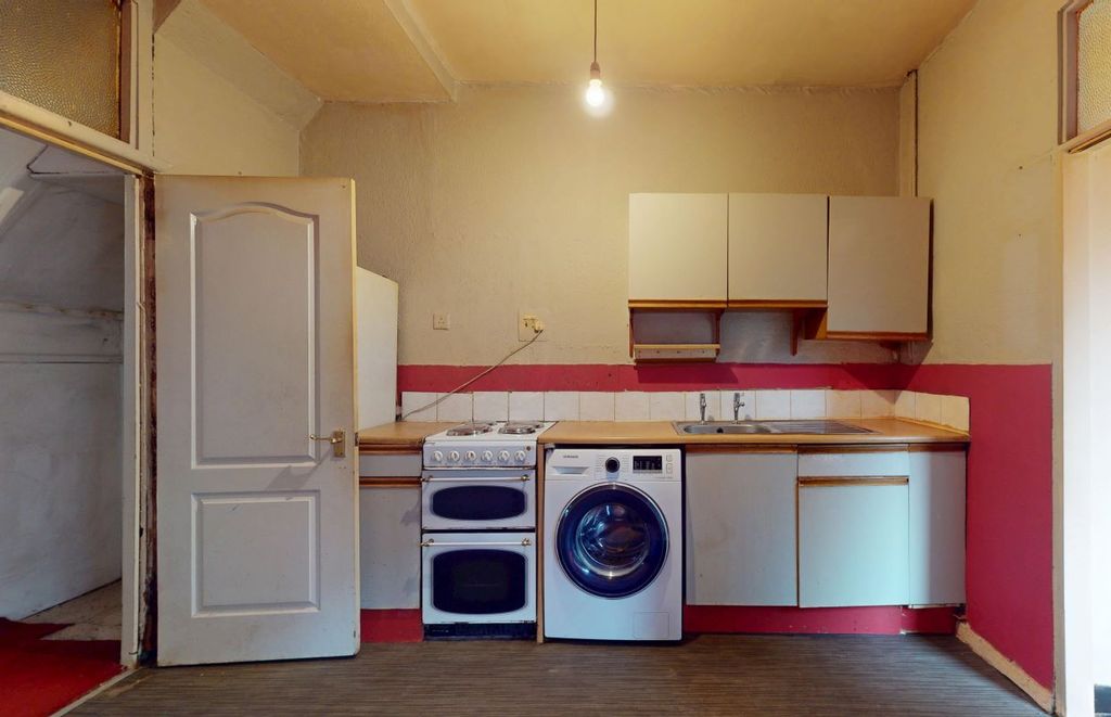 Property photo 2 of 10