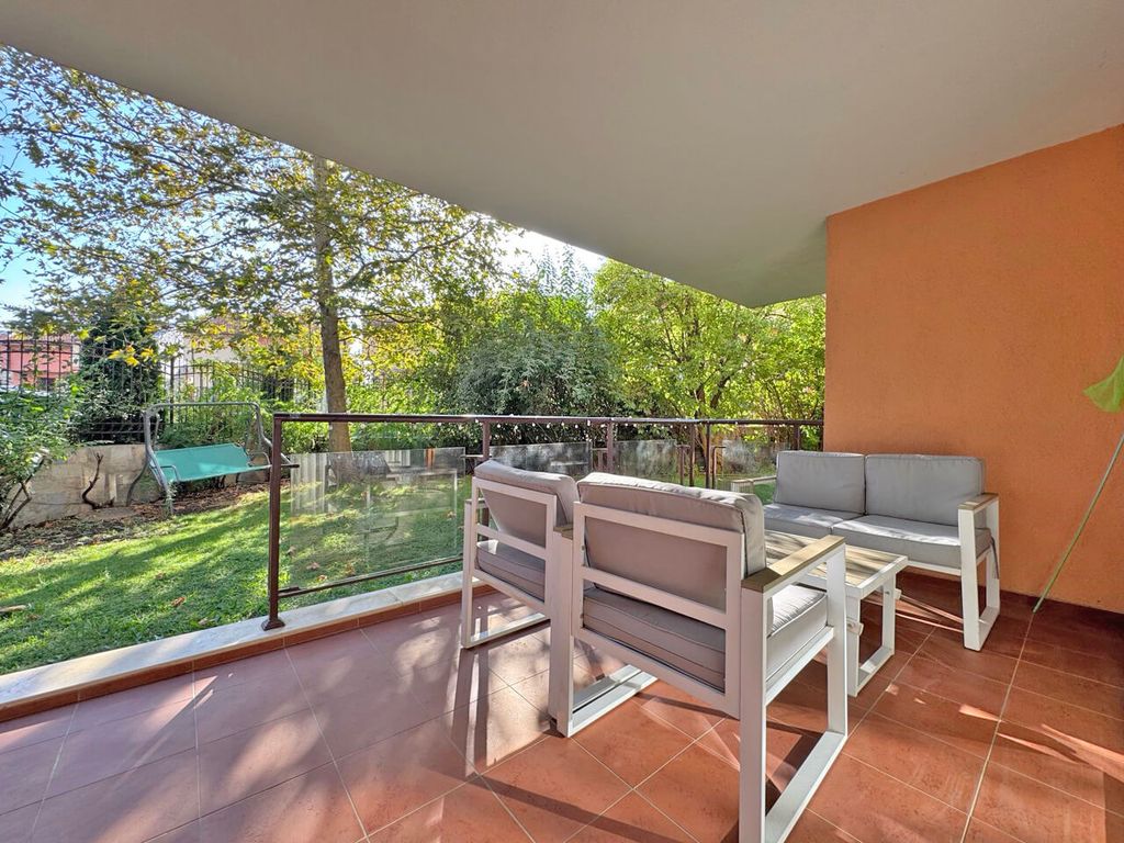 Property photo 2 of 12